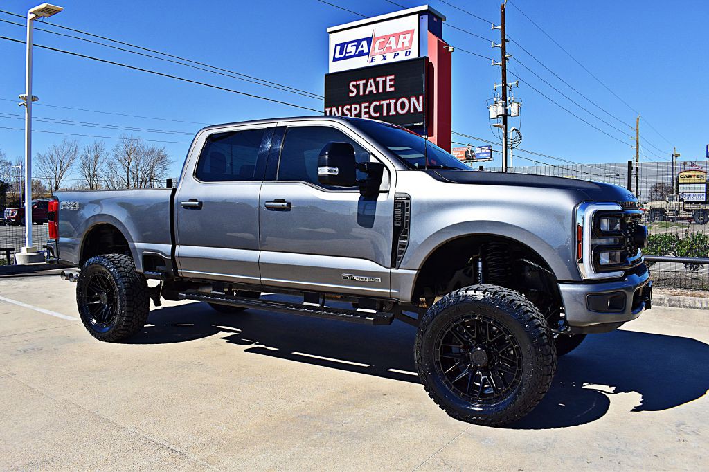 2025 Ford F-250 Image 3