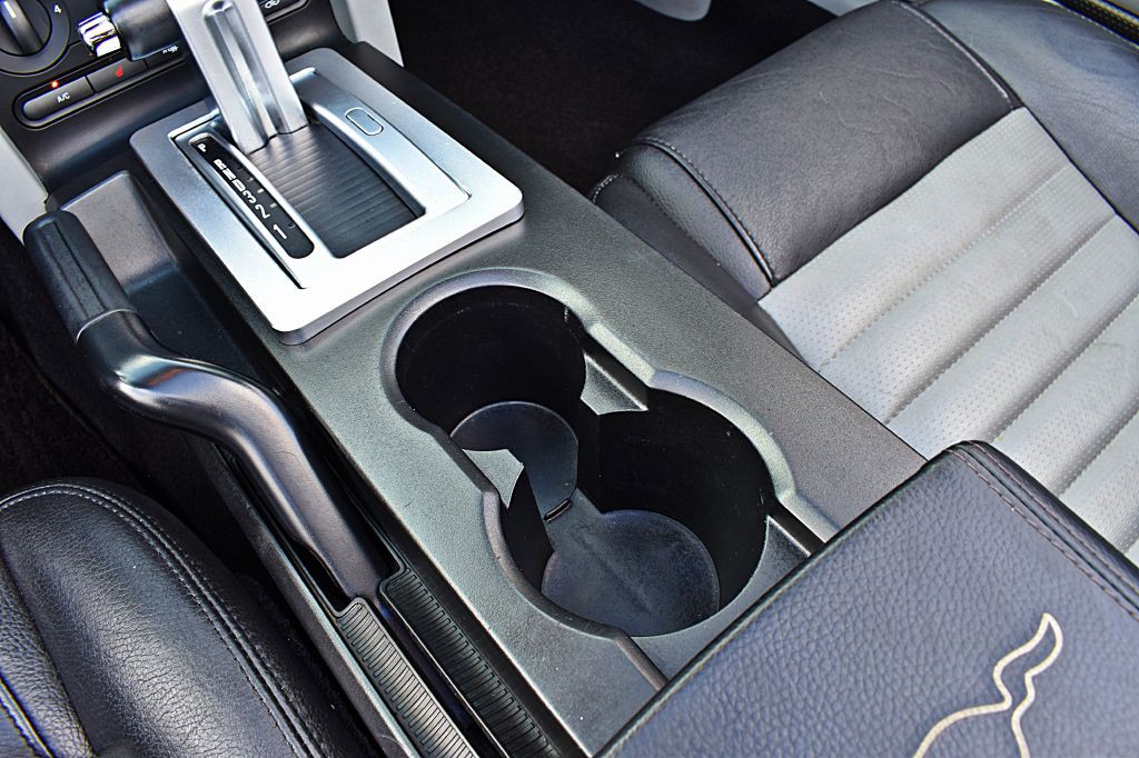 2008 Ford Mustang Image 28