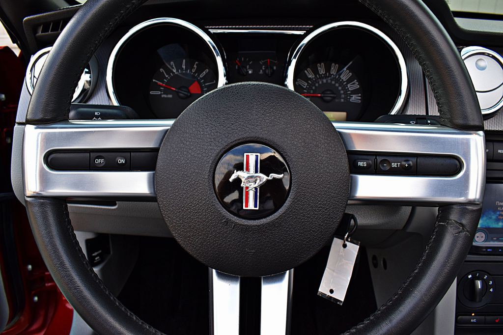 2008 Ford Mustang Image 31