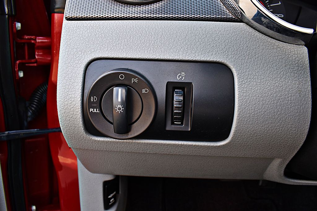 2008 Ford Mustang Image 35