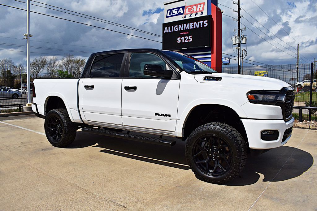 2025 RAM 1500 Image 3