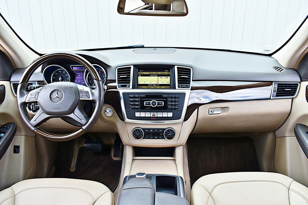 2012 Mercedes-Benz M-Class Image 24