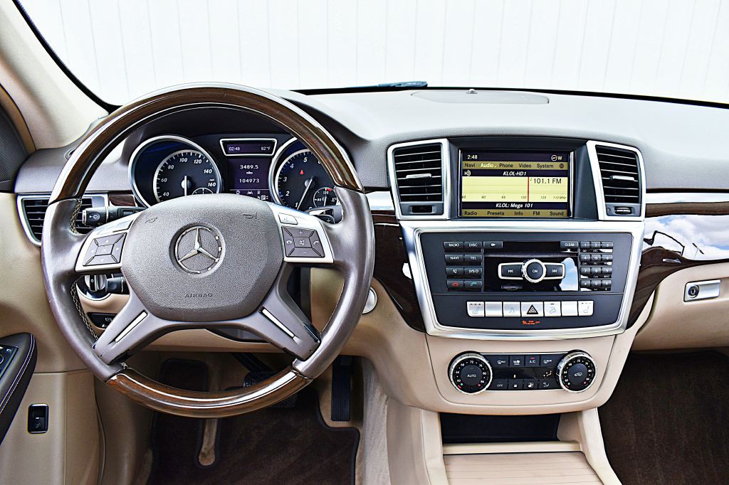 2012 Mercedes-Benz M-Class Image 25