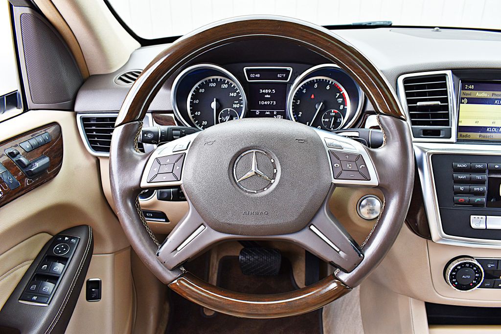 2012 Mercedes-Benz M-Class Image 26