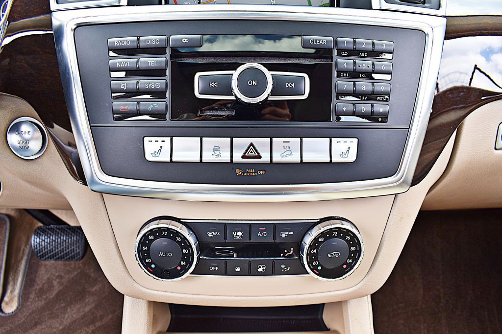 2012 Mercedes-Benz M-Class Image 32