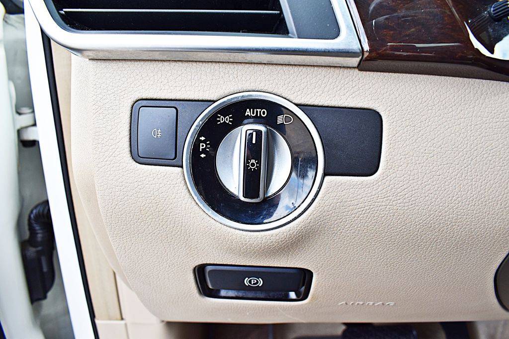 2012 Mercedes-Benz M-Class Image 38