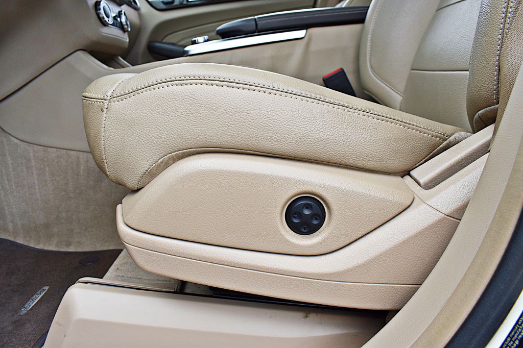 2012 Mercedes-Benz M-Class Image 40