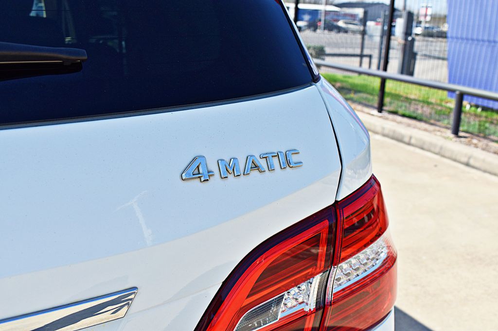 2012 Mercedes-Benz M-Class Image 46