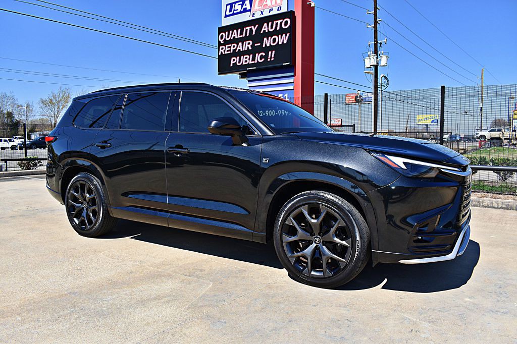 2024 Lexus TX Image 3