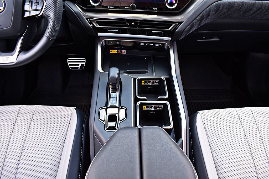 2024 Lexus TX Image 32