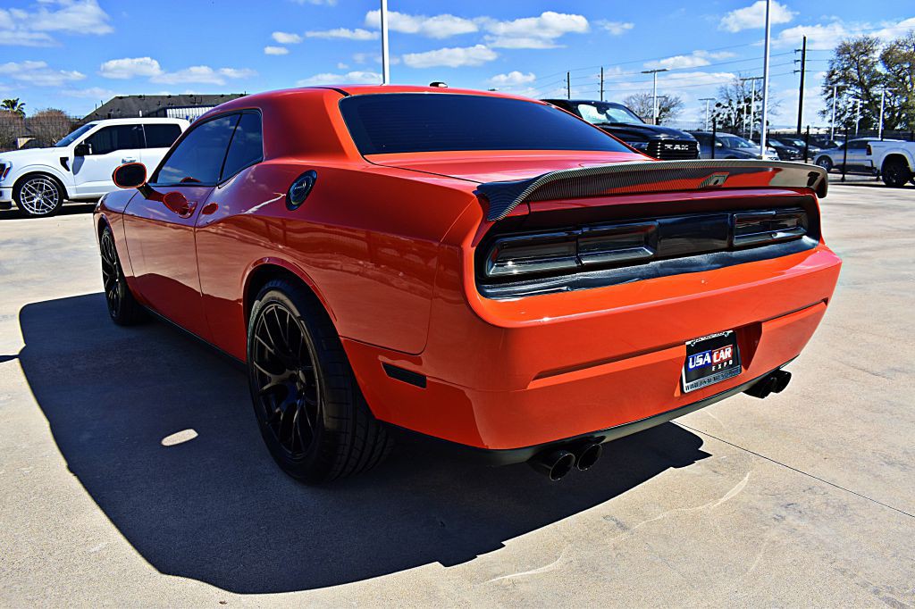 2008 Dodge Challenger Image 8