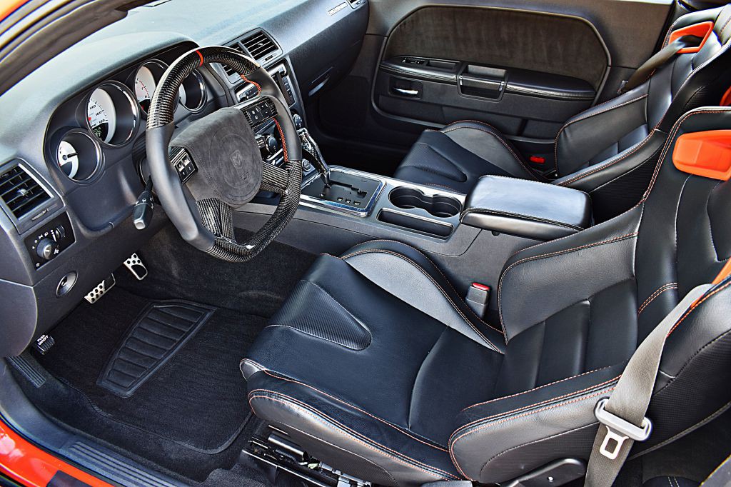 2008 Dodge Challenger Image 16