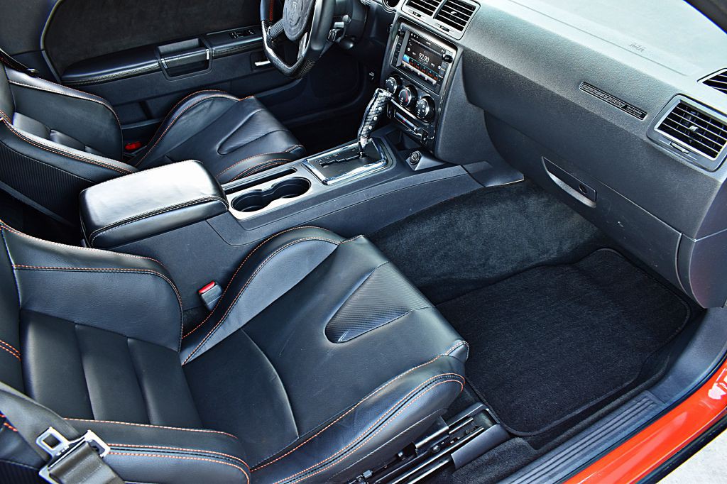 2008 Dodge Challenger Image 18