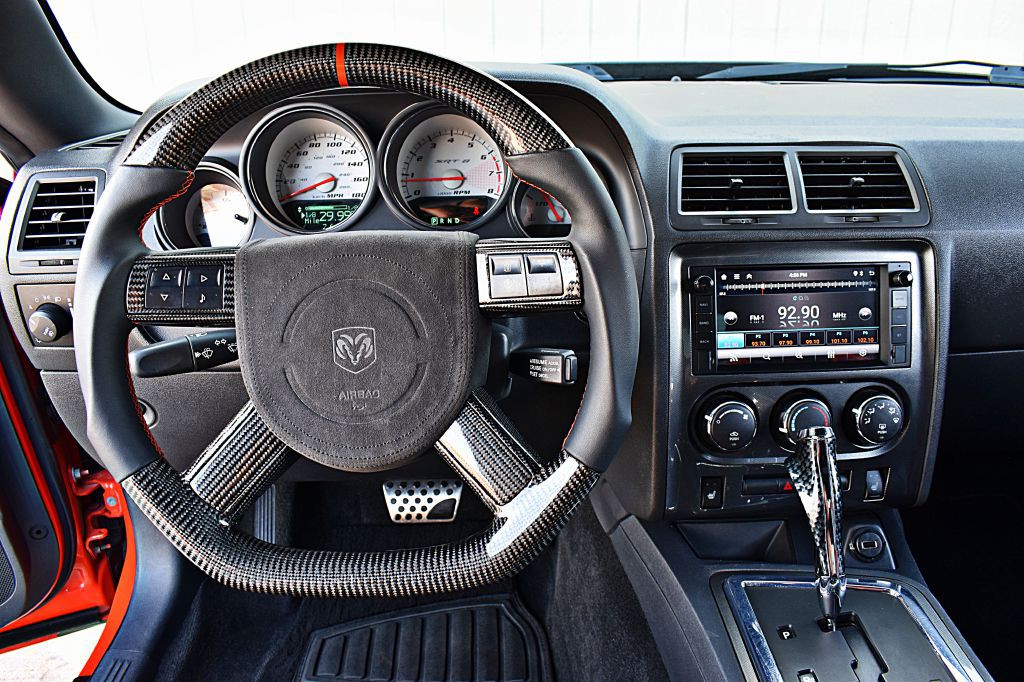 2008 Dodge Challenger Image 21