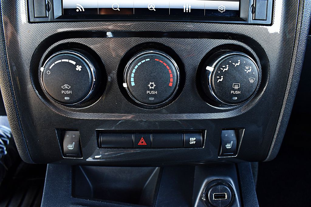 2008 Dodge Challenger Image 26