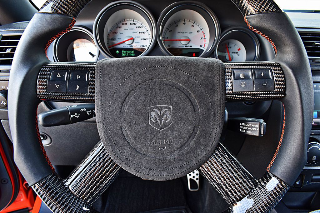 2008 Dodge Challenger Image 30