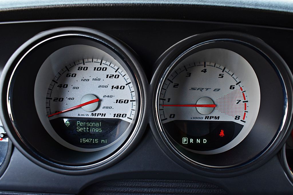 2008 Dodge Challenger Image 33