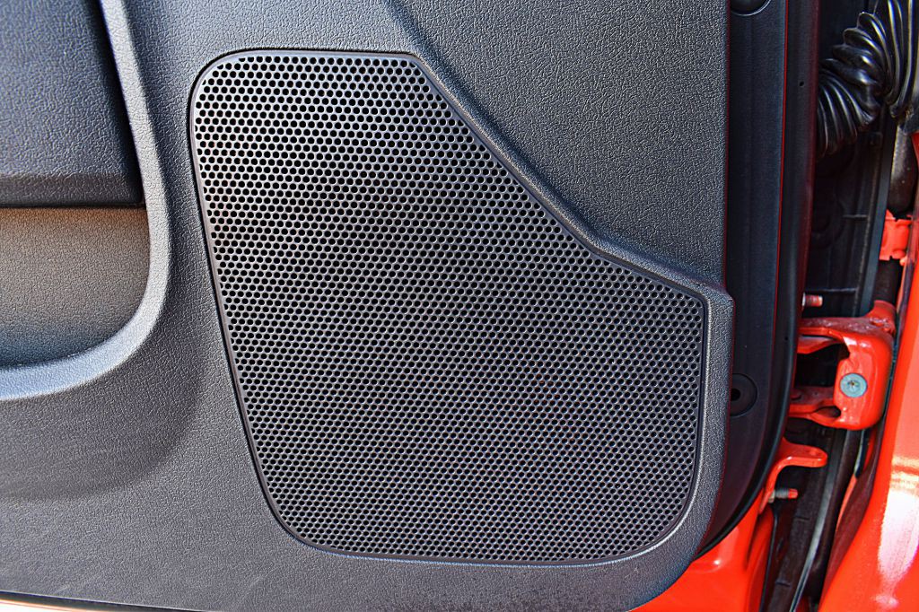 2008 Dodge Challenger Image 35