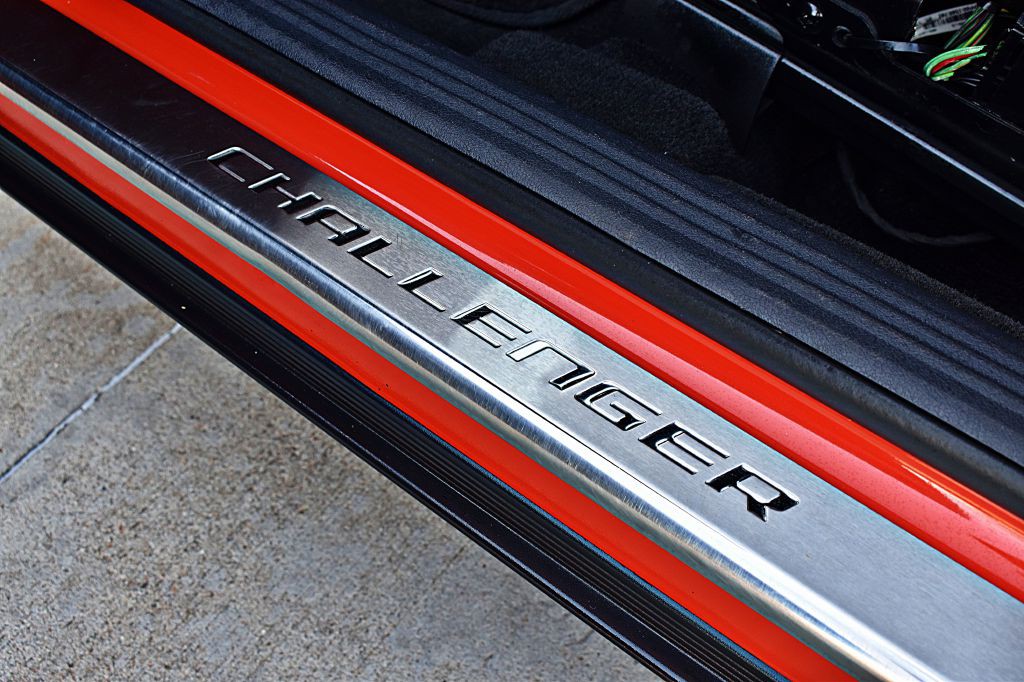 2008 Dodge Challenger Image 37