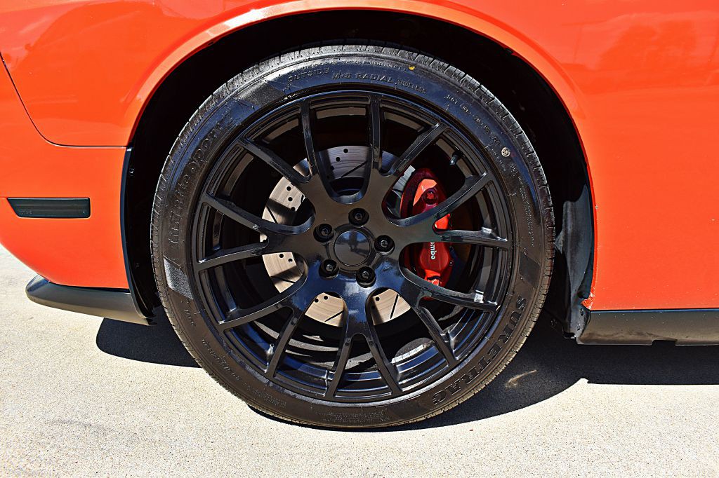 2008 Dodge Challenger Image 43