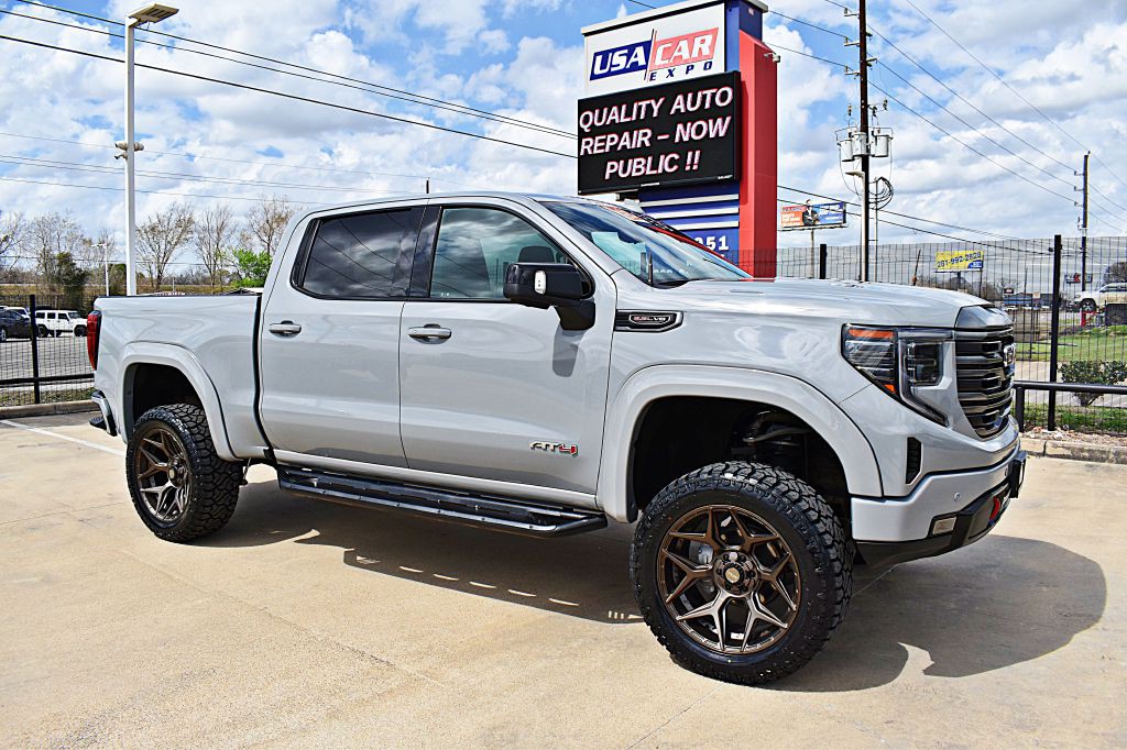 2024 GMC Sierra Image 3