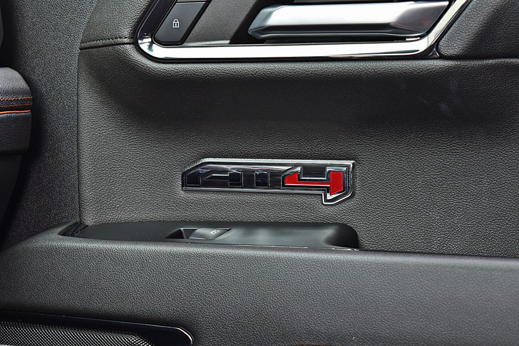 2024 GMC Sierra Image 38