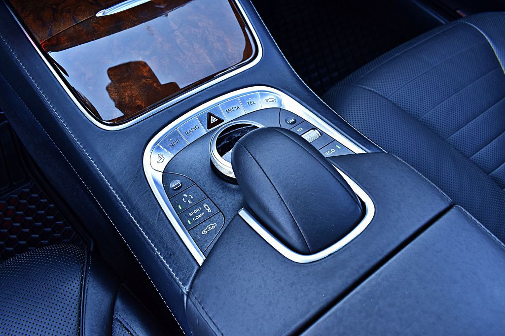 2014 Mercedes-Benz S-Class Image 40