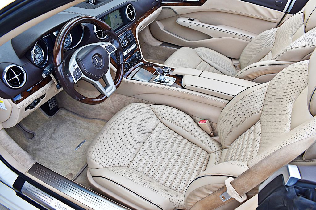 2014 Mercedes-Benz SL-Class Image 16