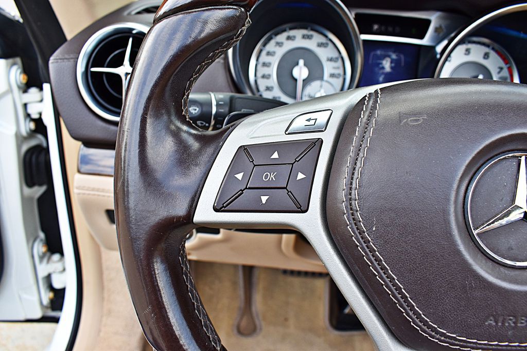 2014 Mercedes-Benz SL-Class Image 31