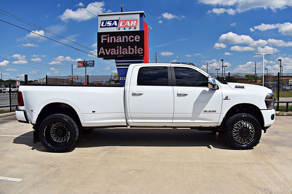 2025 RAM 3500 Image 4