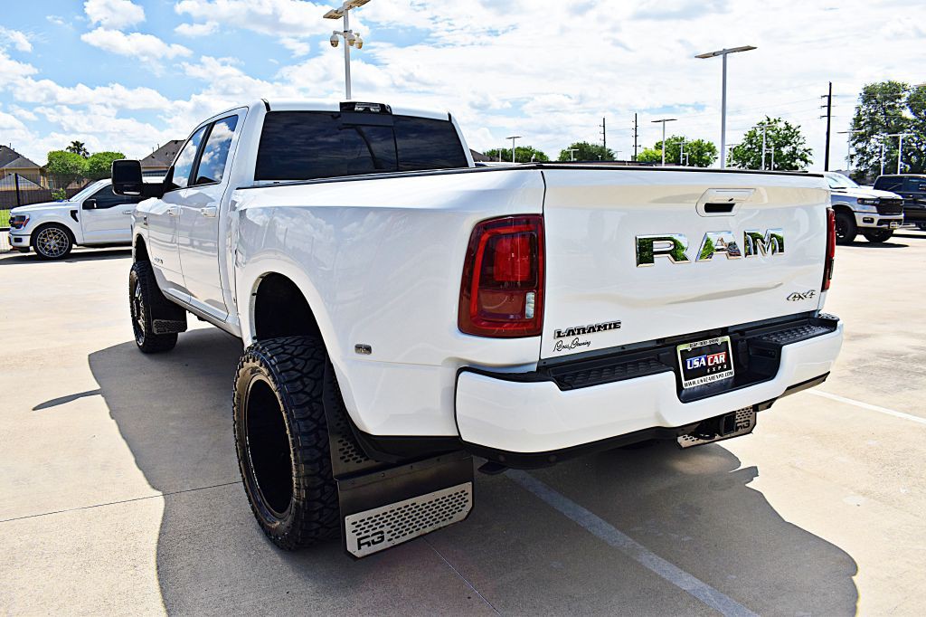 2025 RAM 3500 Image 9
