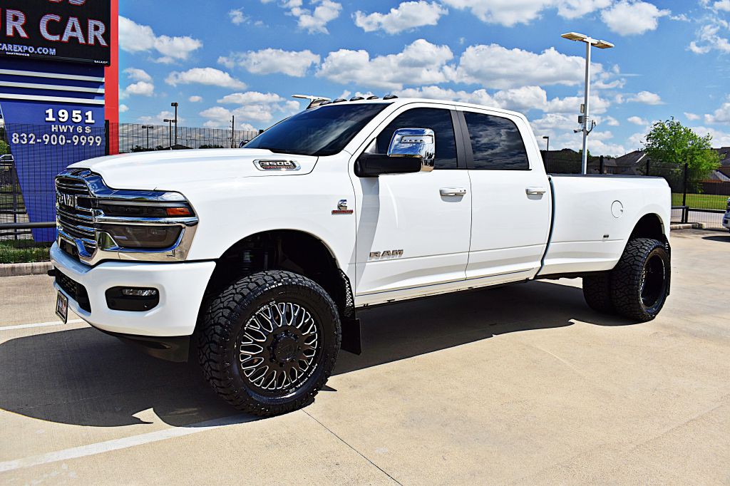 2025 RAM 3500 Image 12
