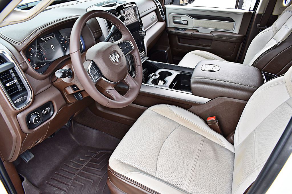 2025 RAM 3500 Image 17