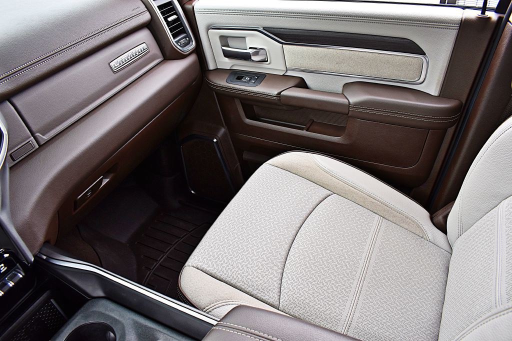 2025 RAM 3500 Image 42