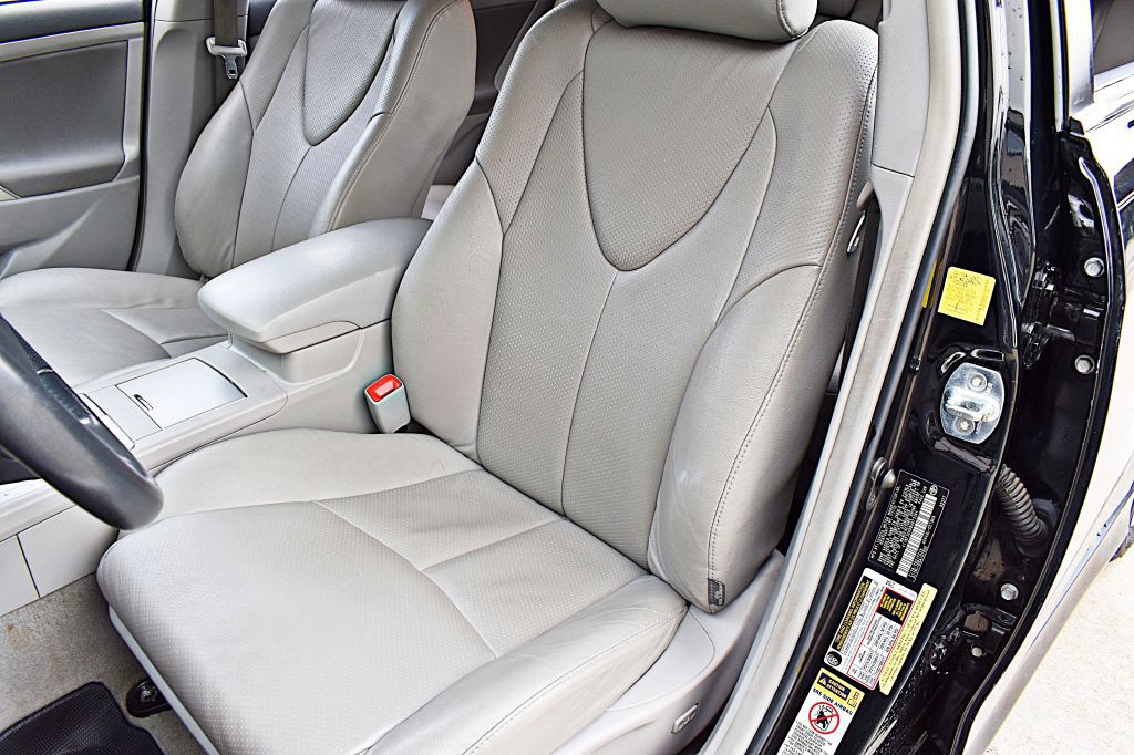 2011 Toyota Camry Image 17