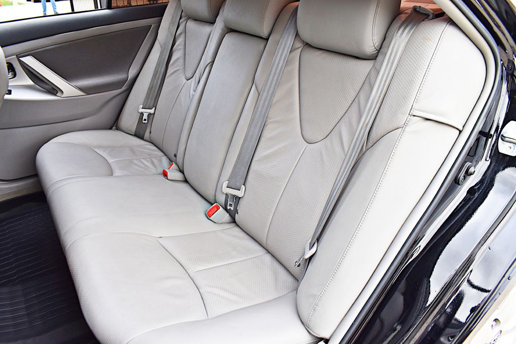 2011 Toyota Camry Image 19
