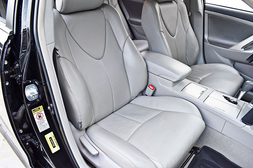 2011 Toyota Camry Image 21