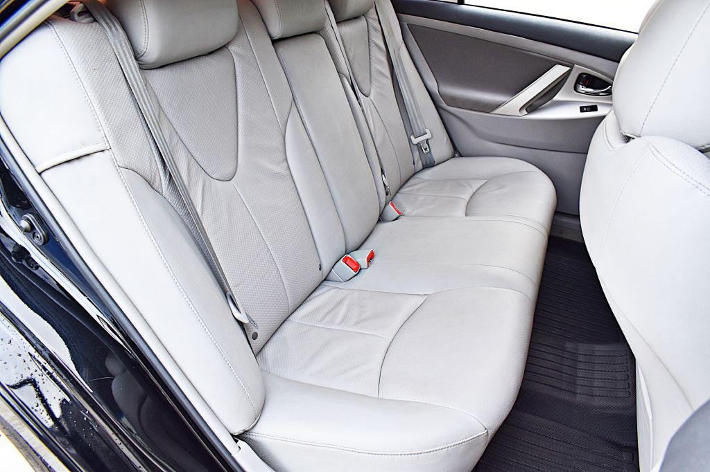 2011 Toyota Camry Image 23