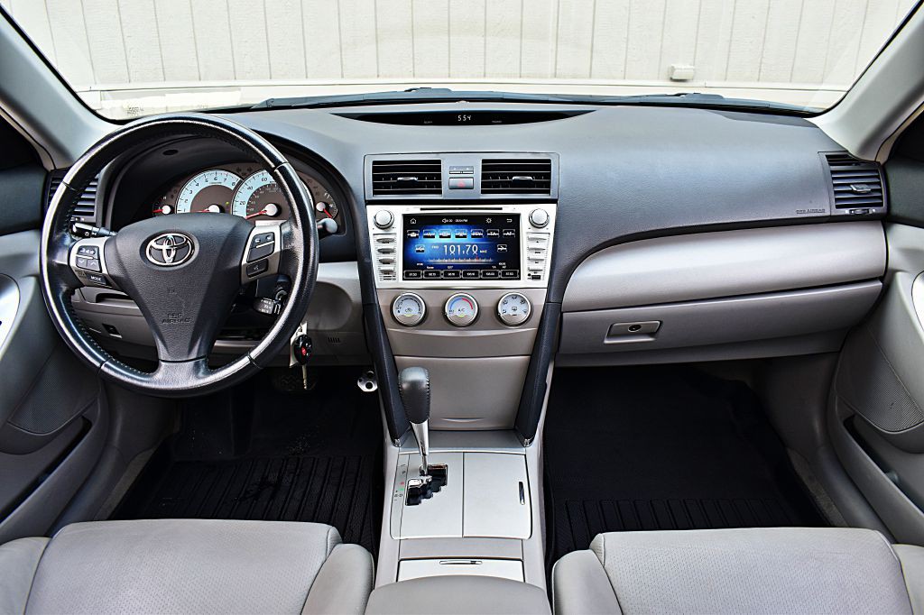 2011 Toyota Camry Image 24