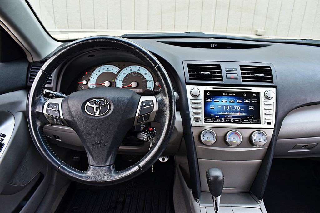 2011 Toyota Camry Image 25
