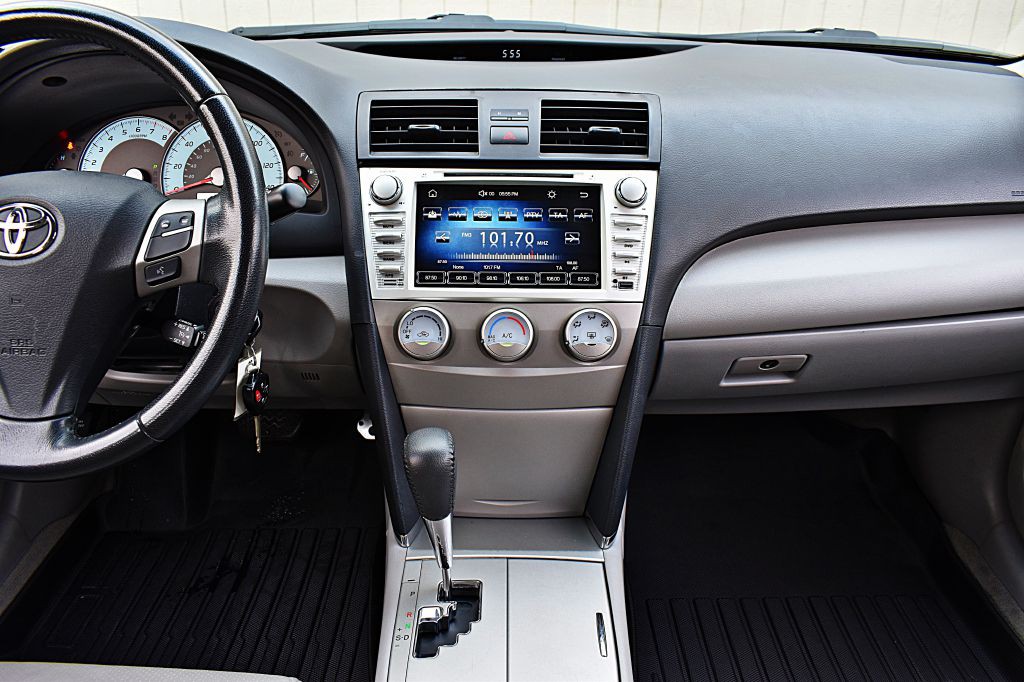 2011 Toyota Camry Image 26