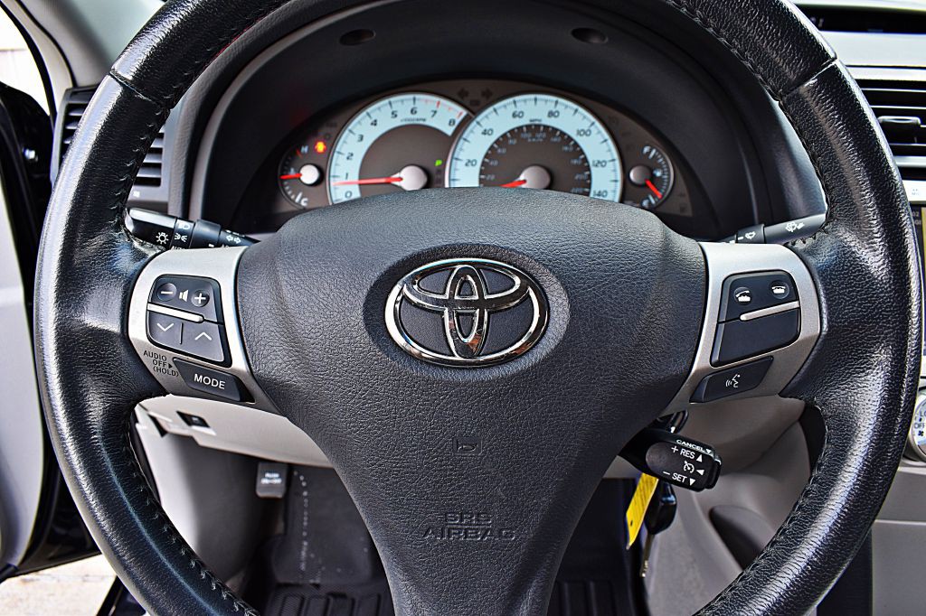 2011 Toyota Camry Image 34