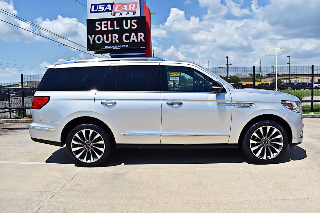 2019 Lincoln Navigator Image 4