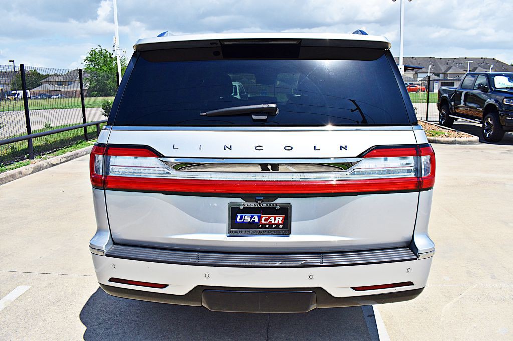 2019 Lincoln Navigator Image 6