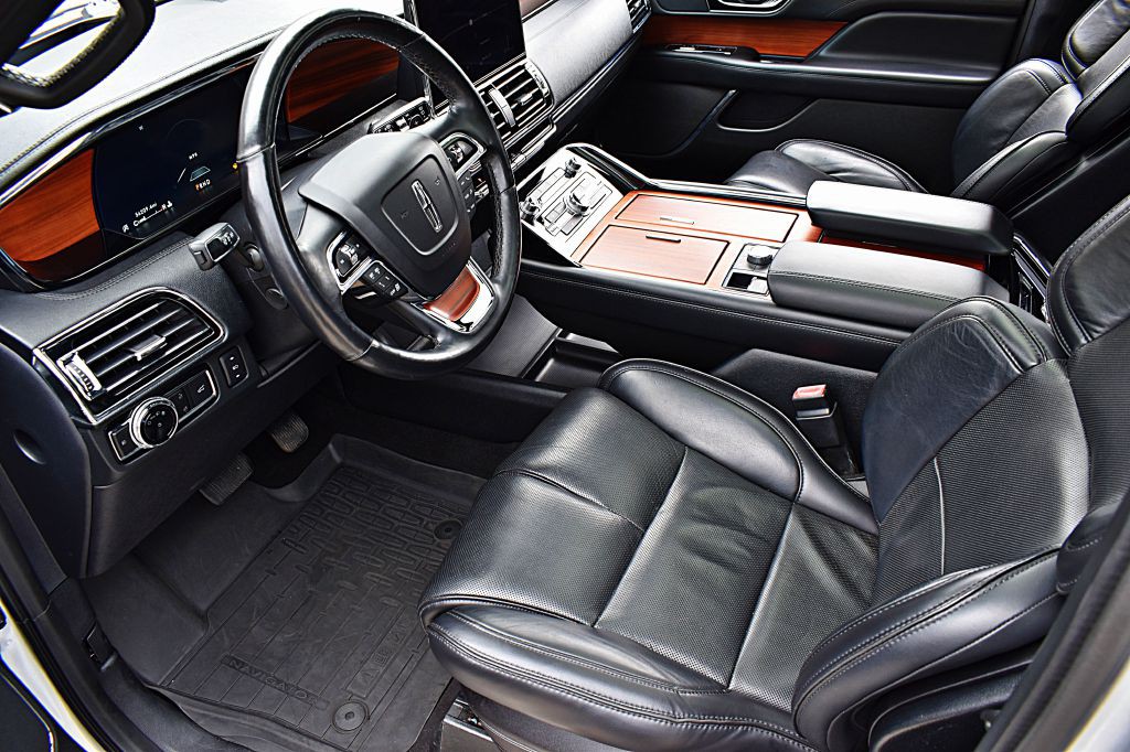 2019 Lincoln Navigator Image 15