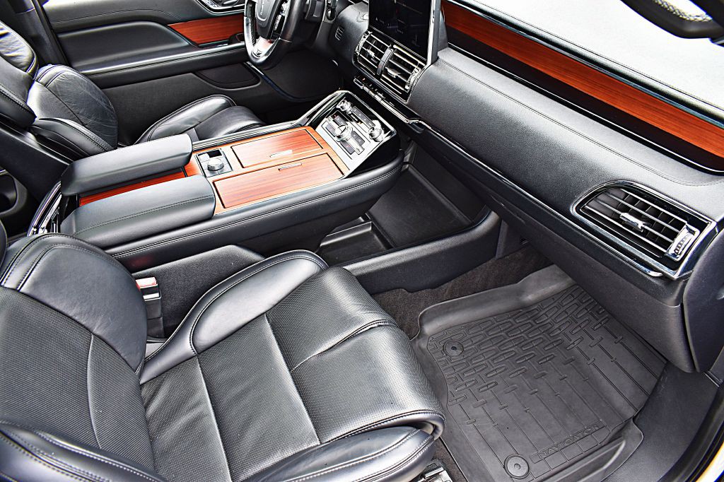 2019 Lincoln Navigator Image 20
