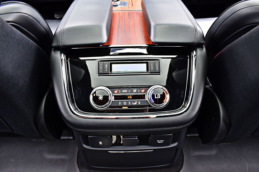 2019 Lincoln Navigator Image 37
