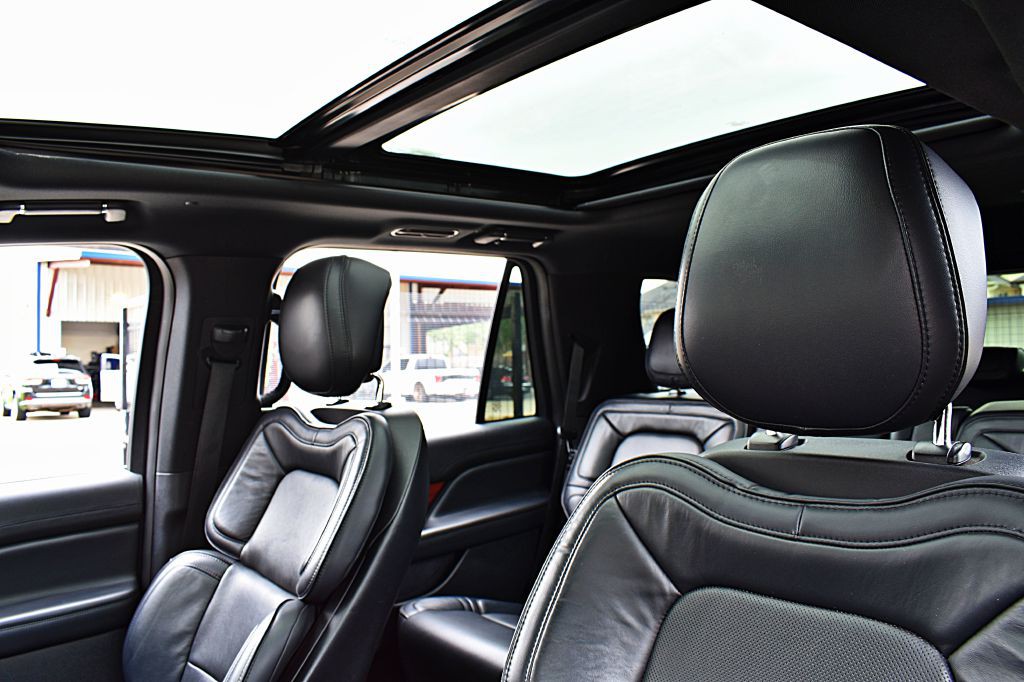 2019 Lincoln Navigator Image 50