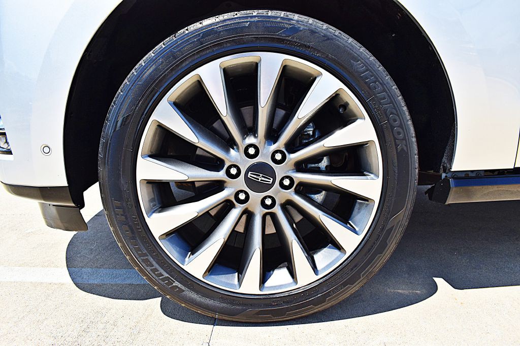 2019 Lincoln Navigator Image 53