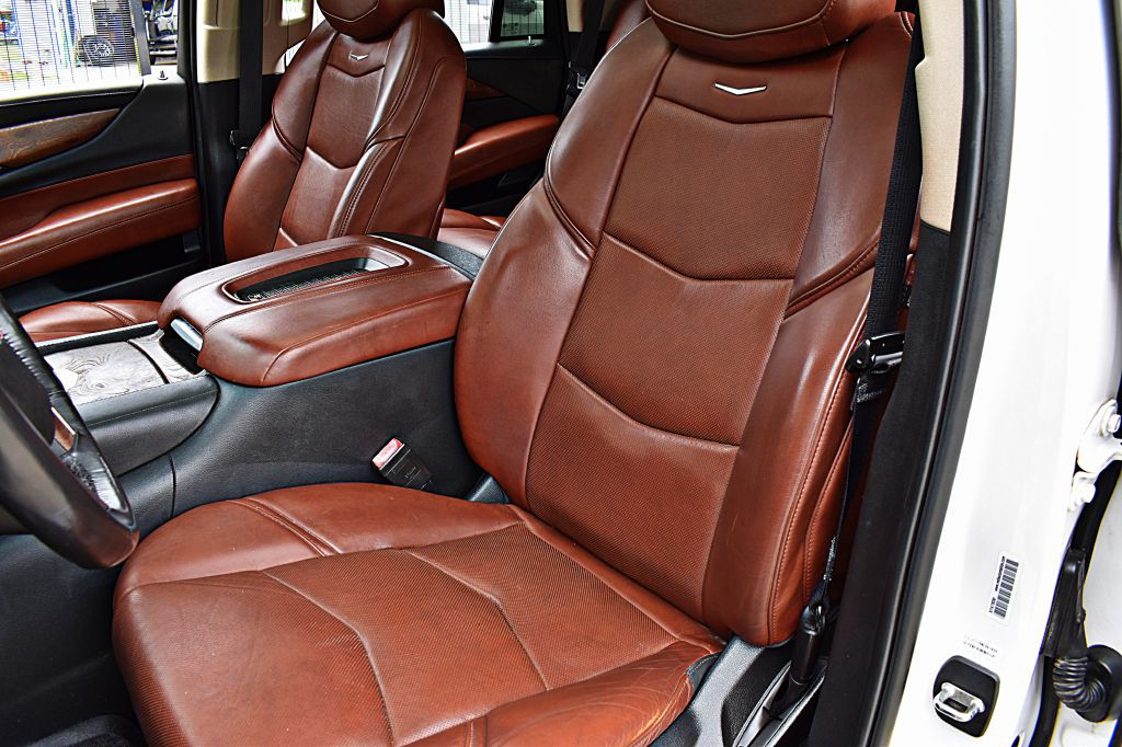 2020 Cadillac Escalade Image 16